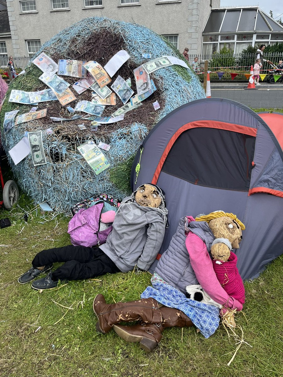 Niall Carson (@niallcarsonpa) on Twitter photo As usual the scare crow builders at the <a href="/ScarecrowTime/">Durrow Scarecrow Festival</a> festival in Durrow didnβt disappoint. Always a fun way to get some exercise. Housing/ RTΓ and King Charles were some of the themes this year. As usual the scare crow builders at the <a href="/ScarecrowTime/">Durrow Scarecrow Festival</a> festival in Durrow didnβt disappoint. Always a fun way to get some exercise. Housing/ RTΓ and King Charles were some of the themes this year.