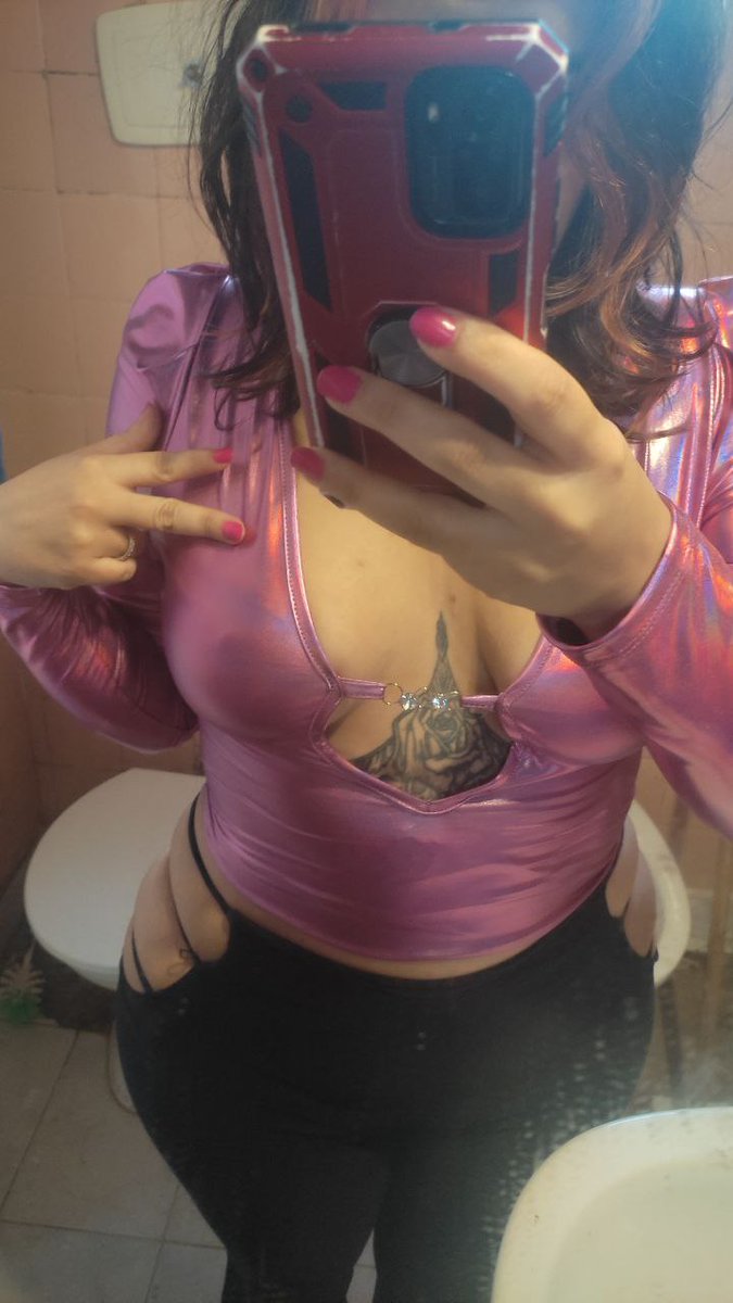 Well, this was my outfit for my Birthday party, would you invited me a Drink??

Bueno esta es la ropa que use para mi fiesta de cumple, me habrías invitado un trago??