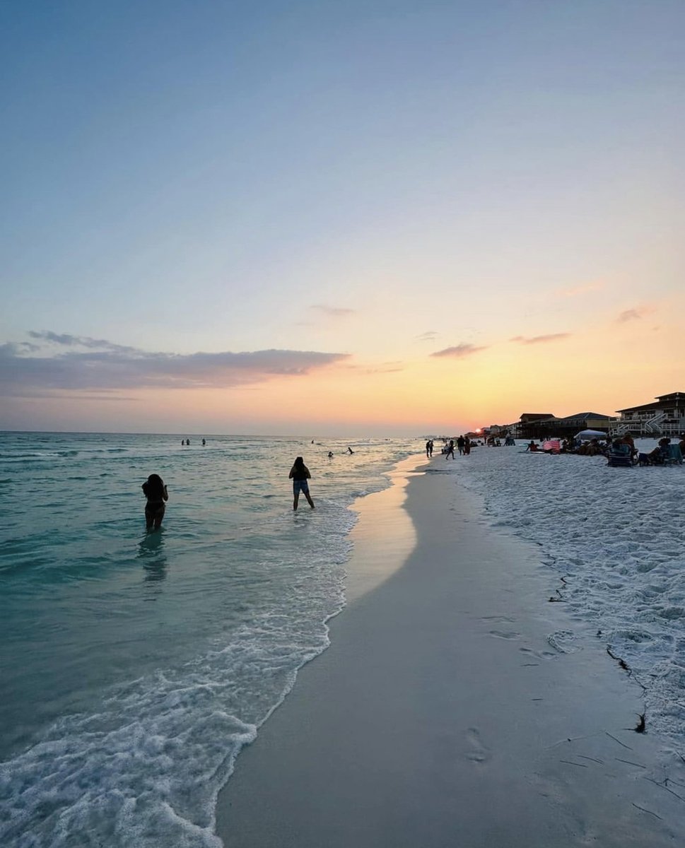 ILove30A_VR's tweet photo. The name 30A comes from County Road 30A, a local road in South Walton County where the beach towns are located. It runs for approximately 20 miles along the Florida coast.
@mama_suza
#EmeraldCoast #SantaRosa #ILove30A #BookDirect #Visit30A #VisitFlorida #RelaxInFlorida #30A https://t.co/Lbx4K4Zdhi