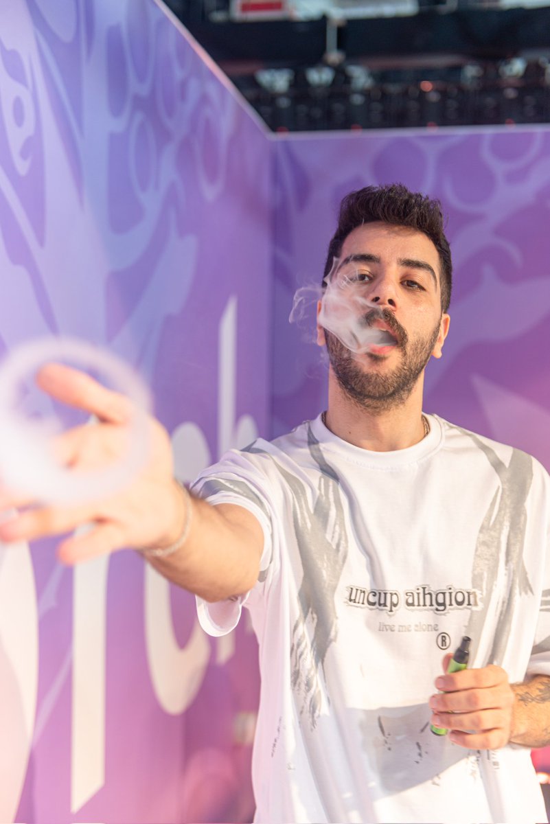 exhalarvape's tweet photo. Keep calm and vape on 🔥🌬

Exhalar Vape booth at MEVS expo 2023 - 8/7/2023 🌬🔥
Strictly +18🚫

#exhalarvape #exhalar #vape #vapes #escobars #torch #disposable 💨
#MEVS #vapeexpo2023 #cairo #egypt #expo #vapeexpo #cootyevents #ahmedcooty #luxury https://t.co/CaCcCGzgAx