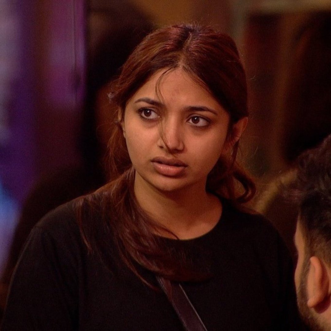 itsBravboY's tweet photo. Who GOING TO TOP 3
Like - #JiyaaShankar
Rt- #ManishaRani

#BiggBoss
#AbhIya #Abhisha #BiggBosOTT2
#AbhishekMalhan
LIKE.                           RT https://t.co/BYjFHFouL2