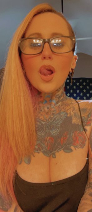 Don&rsquo;t forget 65% spots limited https://t.co/BNJSNRiNaG @90s_AdultStars  NO PPVS https://t.co/0vmHPQ9