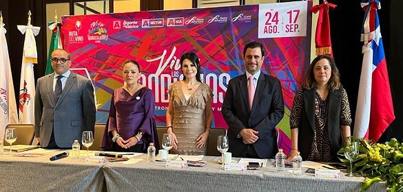 GacetaPerse's tweet image. #Columna De Cinco Estrellas ✍️
⭐Por primera vez, #DreamBig, #LiveSlow, llega a #México en alianza con #TravelShop🇨🇵
⭐Vive las #Vendimias2023, en #Aguascalientes, del 24 de agosto al 17 de septiembre
acortar.link/Lkz0Ov👈🛄