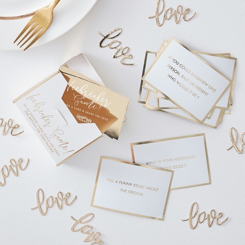 Encourage your wedding guests to get to know each other with this icebreaker trivia game. Place a box on each table. Comes in a classic white and gold colour way.

#weddingguests #weddingtable #icebreaker #tablegame #weddinggame #whiteandgoldwedding #joliefeteuk #weddingsupplies