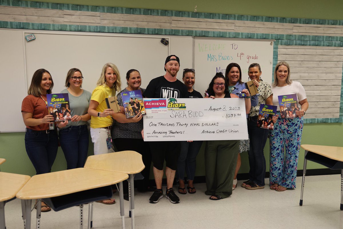 Mrs. Manning tweet media