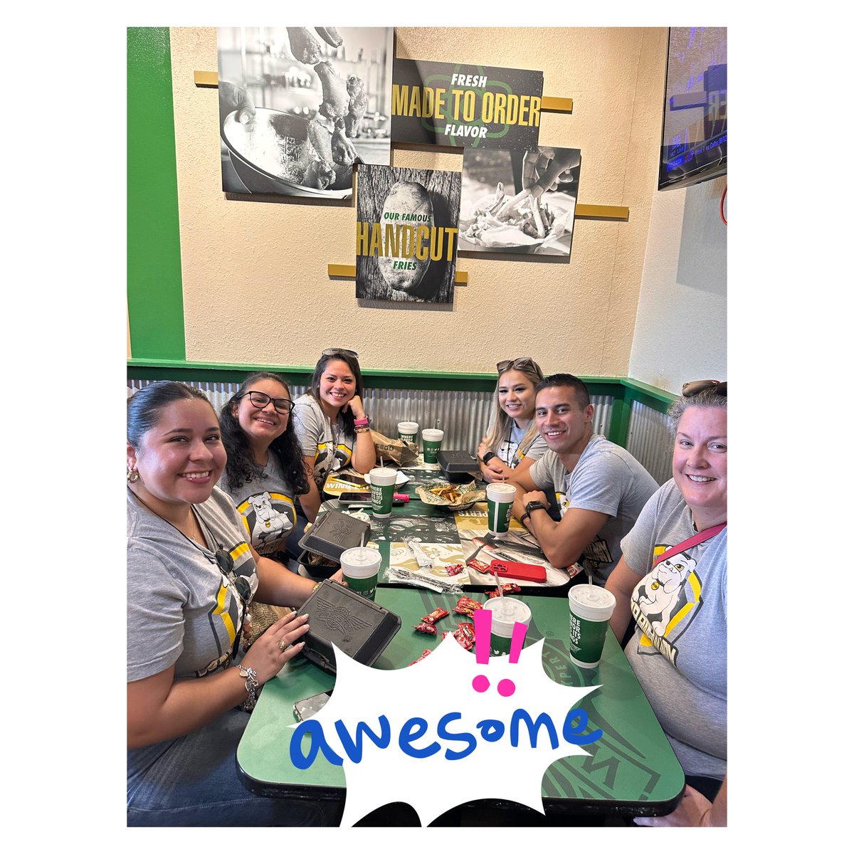 I ran into some cool teachers while grabbing a bite to eat from one of my favorite restaurant @wingstop @BlackES_AISD @nparedes2000