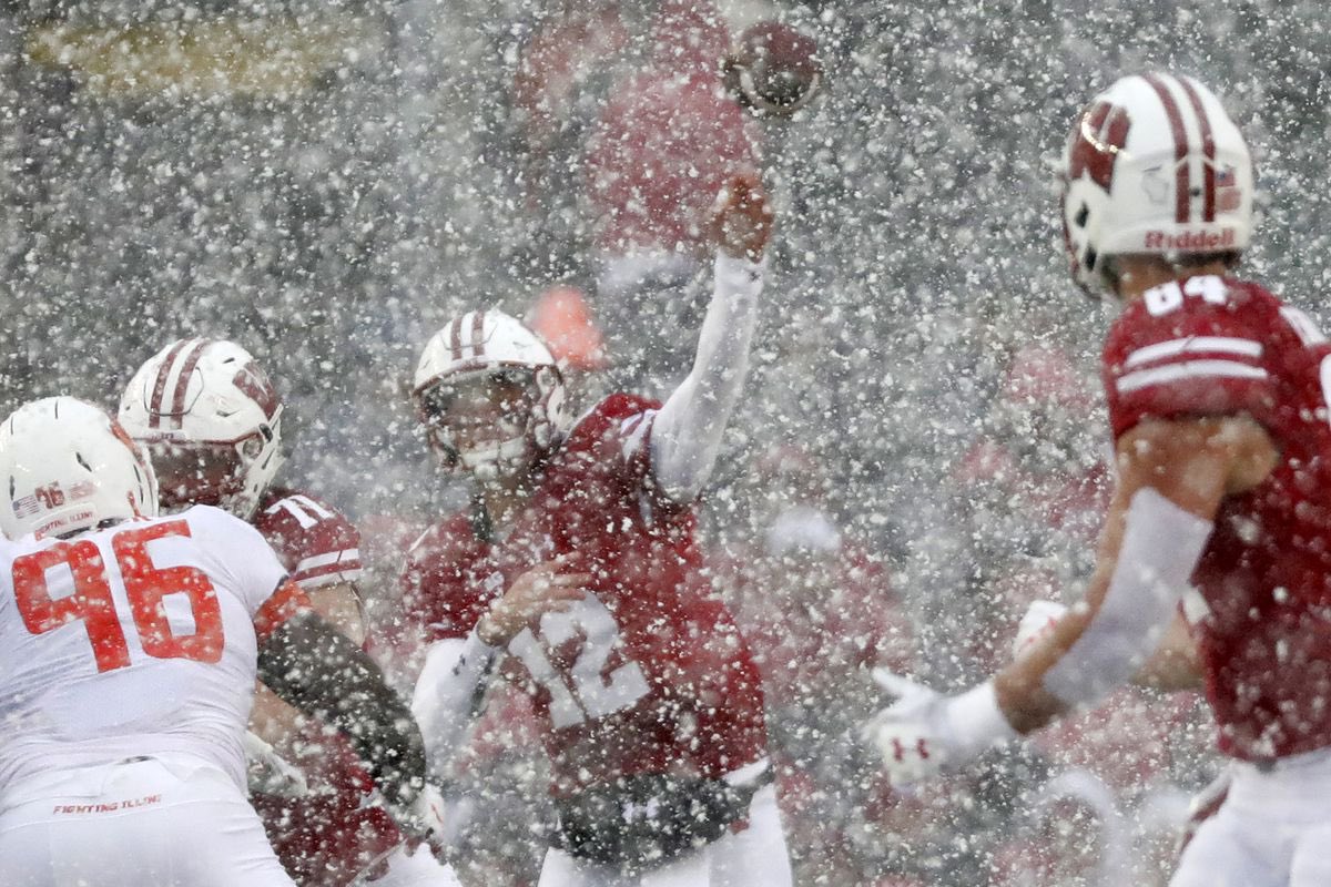 SpartyWRLD's tweet photo. The thought of USC, UCLA, Oregon, and Washington all regularly playing in November blizzards is beyond hilarious https://t.co/7EYdQEKW7n