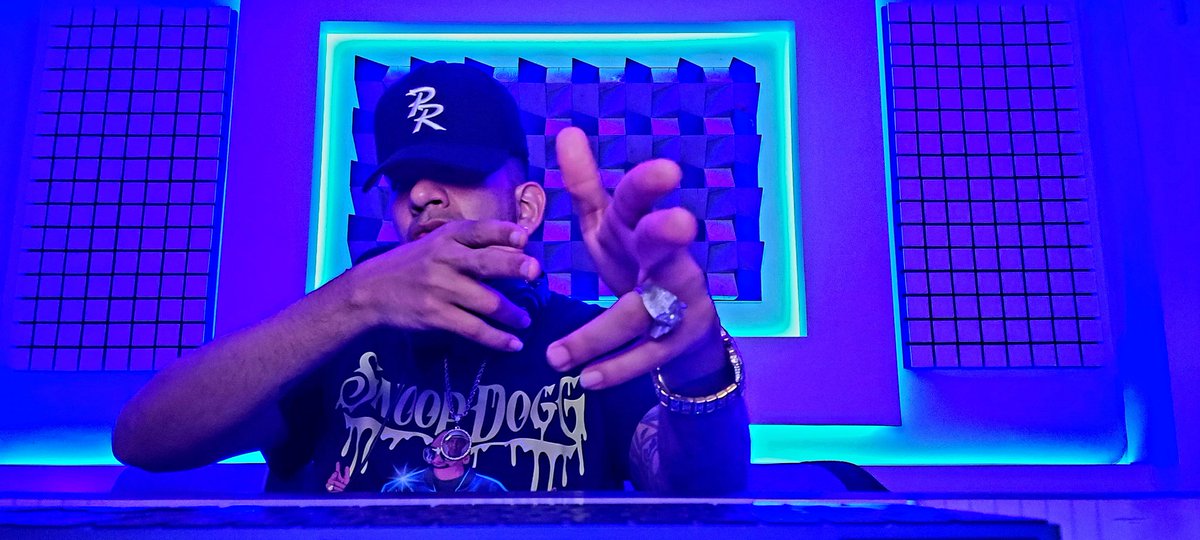 guelosuperstar's tweet photo. Mas Musica Mas Perreos Mas Rap pa Ustedes #GstarBaby #LaPeliViviente Seguimo Prendio y con La Musa En High 🎧🎙🎶 ( #EsaBaby &amp; #COLORAO🩸 estan Ya Disponibles en las Plataformas Digitales) https://t.co/F4Y5iRK0x1