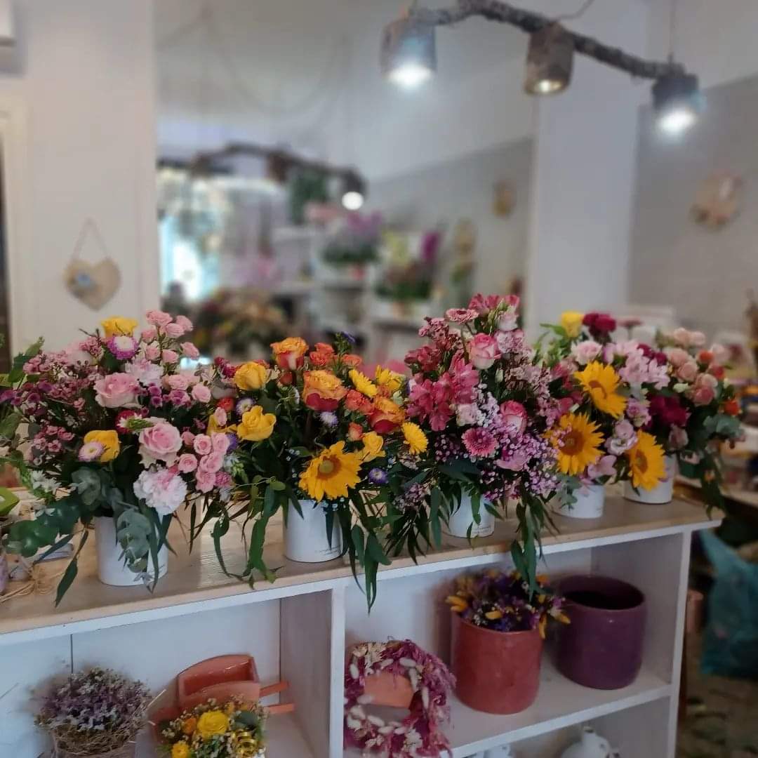 filigheddusc's tweet photo. Amo il mio lavoro❤️
Fiori per le suite
#flowercolors #floralinspiration #weddinginspiration #flowerdecoration #flowercolors #floraldecor #flowerdesign #flowershop #cannigione #costasmeralda #sardegna https://t.co/t0Wtca84Cq