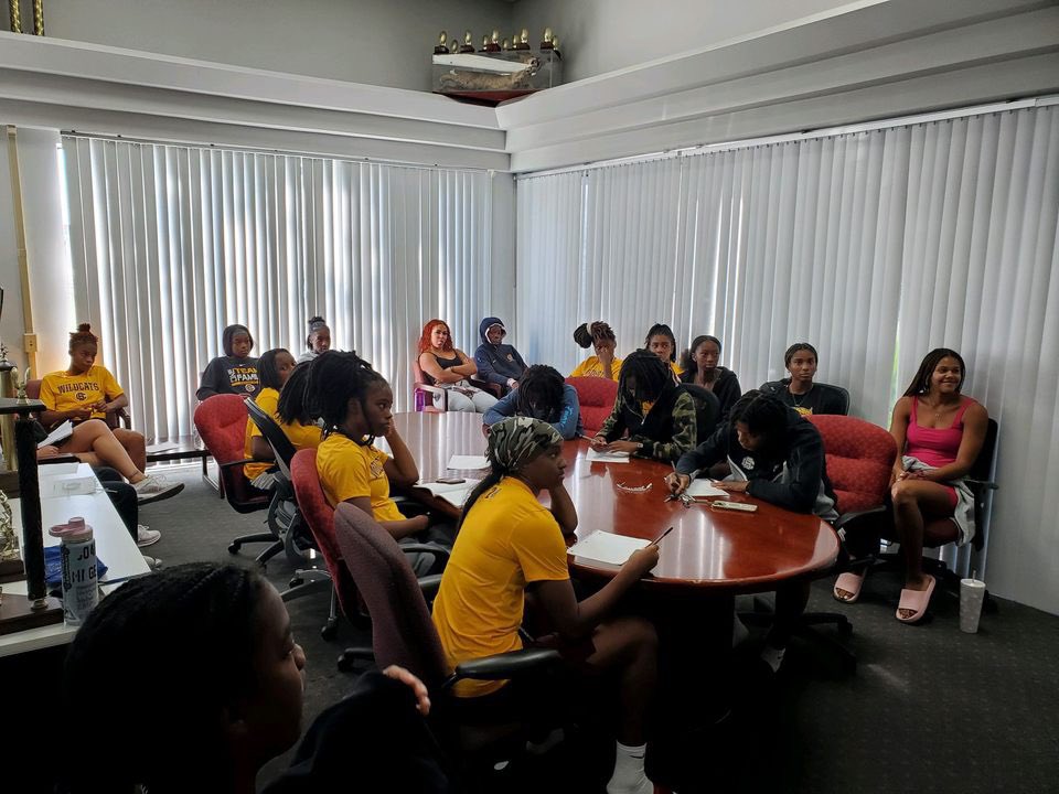 BCUStrengthCond's tweet image. We would like to thank @the_mobile_dietitian for coming out and talking to our local @bcuvolleyball and @bcu_wbb athletes about the importance of sports hydration. The information you provided will really help our athletes raise their game to the next level!

#PreyTogether
#BCU