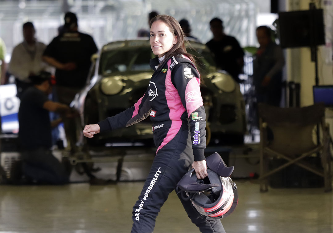 ComedepOficial's tweet photo. La piloto poblana Dana Ruz no puede ocultar la alegría que le  representar ser parte del SpeedFest Vibra Juventud este sábado en el  Autódromo de los Hermanos Rodríguez, la integrante de la Copa Notiauto y  su categoría Copa 1.8 estará buscando la victoria y de paso, dejar https://t.co/0hsjM1HuHo