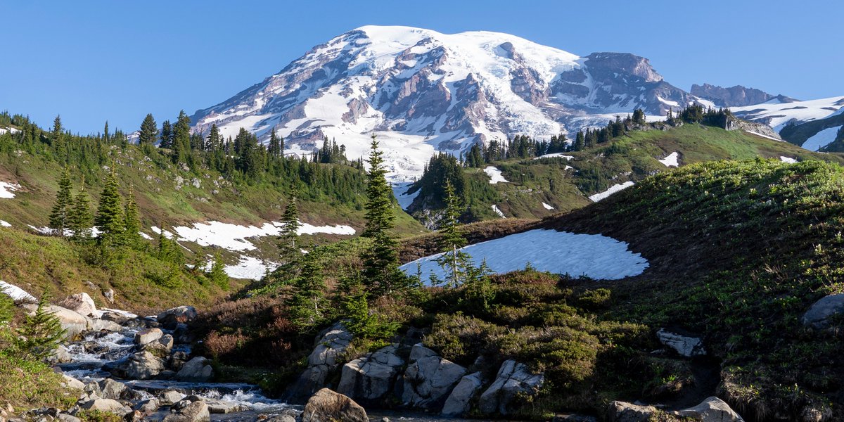 DiscoverRainier's tweet photo. Start your weekend with this breathtaking view. 😍⛰️ https://t.co/G32ALMNnQs