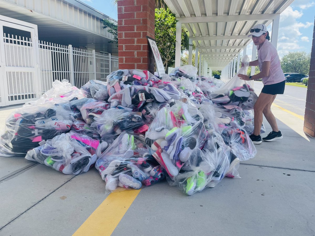 We 🩷<a href="/LacesofLove/">Laces of Love</a>!! Thank you for your generous donations to CCPS elementary school counselors. 👟