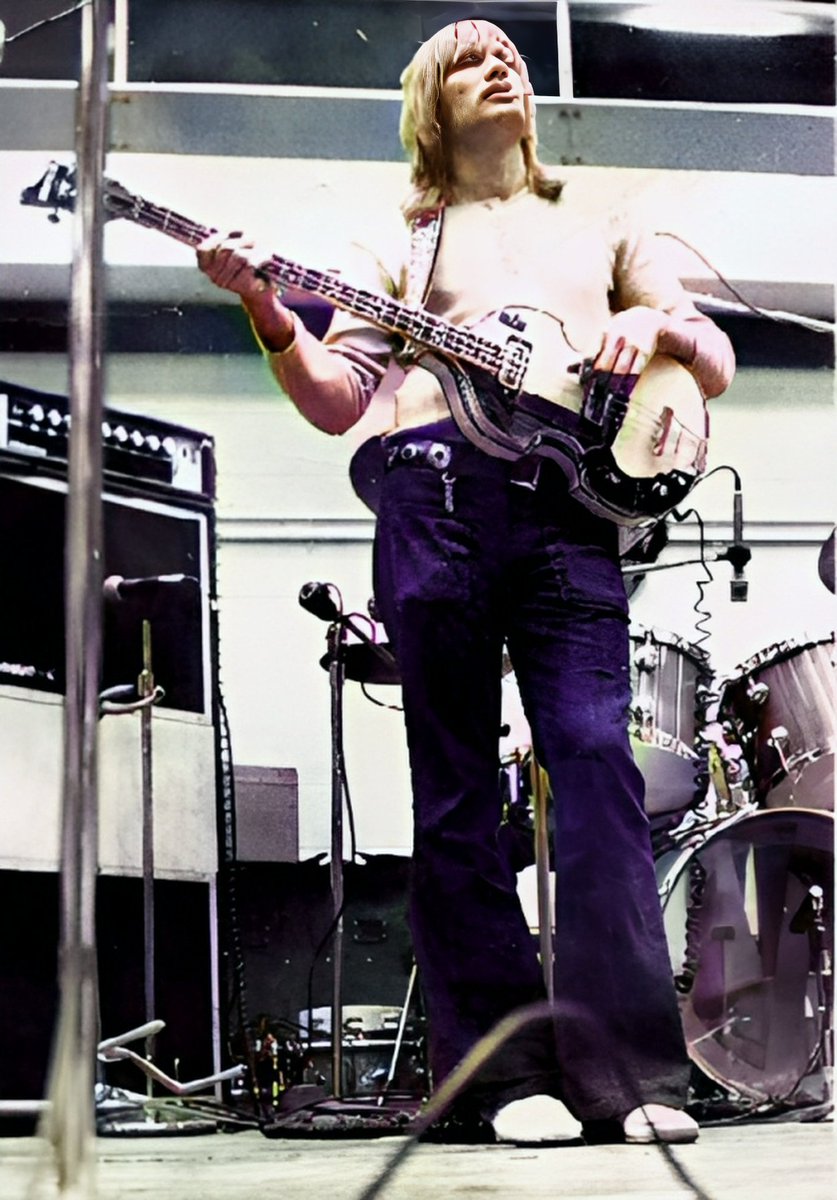 OctaOsnmn's tweet image. Por fin llegó la hora chinguengue chona, #TrackAttack @pepecampamx @LuisMaiden @ROchenteros #MetalosasPeroSabrosas 
04 de agosto de 1940. Nace Larry Knechtel en Bell, California, Estados Unidos trabajo  con  The Doors y Elvis Presley. #LosAcarreados Abraoso 🐻🤟🏼🔥🙏🖤🎃