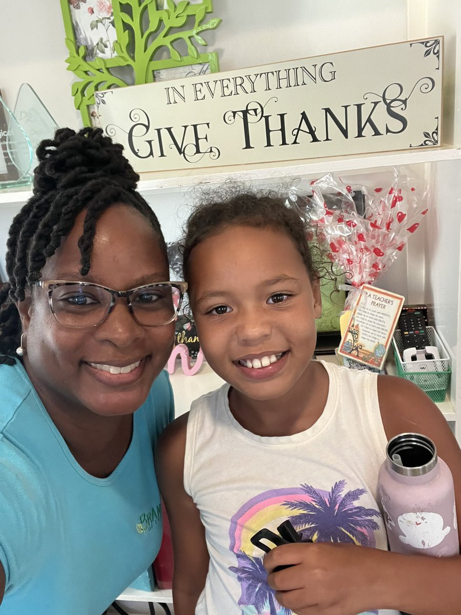 NjeriRichardson's tweet photo. I was able to squeeze in 2 sessions while in Anguilla ๐ฆ๐ฎ at the BOL Center. When you do the work you love, you still do it even on vacation. Brings me joy. #branchesoflearning #beyondlearningacademy #bringonlearning #globaleducator #instructionalstrategist #anguillaeducation https://t.co/LyM4dllxyz