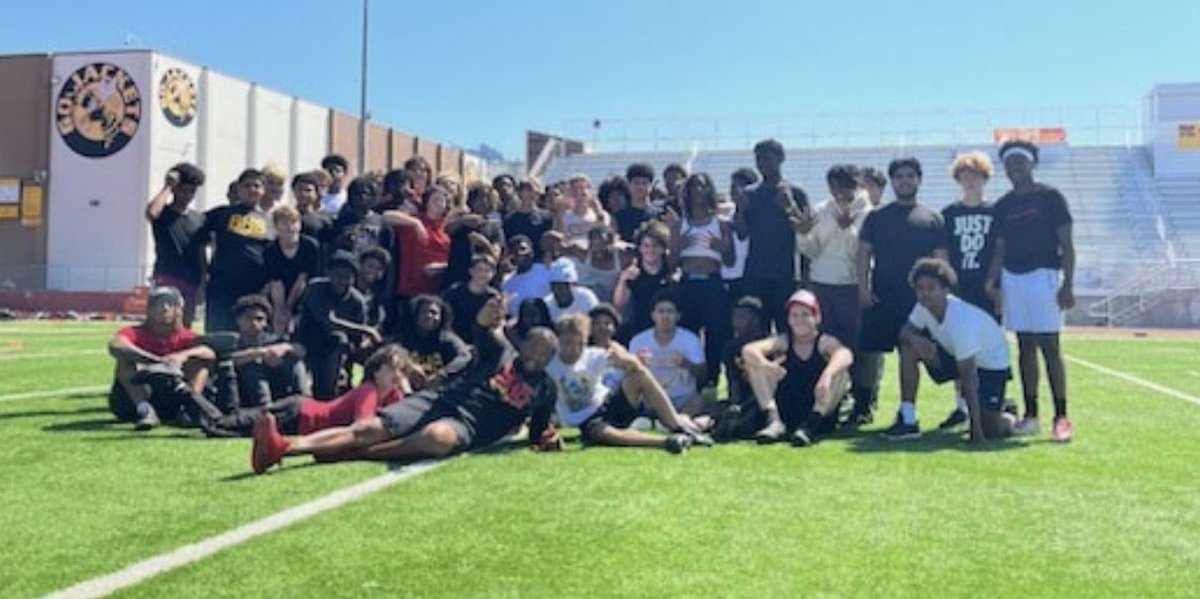 Last conditioning session of the summer! First day of CIF practice starts Monday! #DTH #gotowork #championsmadedaily <a href="/CoachPerry2012/">Coach Perry</a> <a href="/CoachO_BHS/">Coach O</a> <a href="/Coachgrace4/">Coach Grace</a> @NO_CLUE_JOSH <a href="/BHSjacketSports/">BHS ATHLETICS</a>