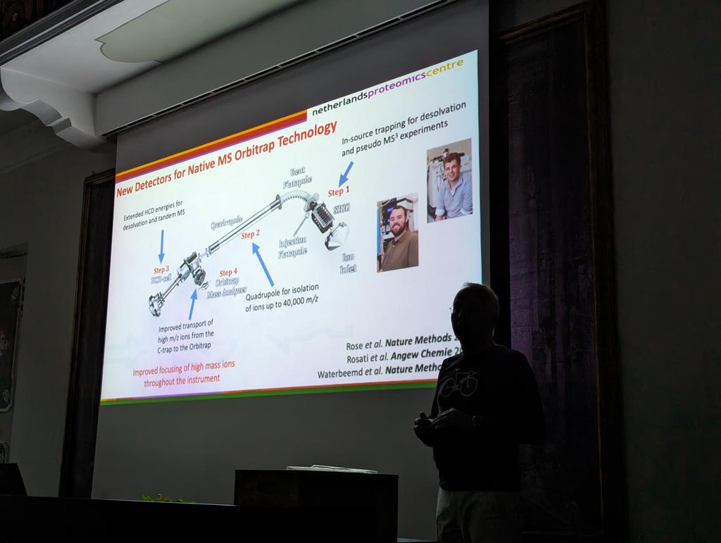 ShabazLab's tweet photo. @hecklab taking us on a journey through top down glycoproteins and then some. Perfect way to end the school. #brixenproteomics https://t.co/FwiA6IccSX