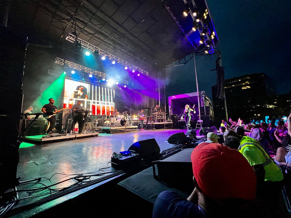 ASHANTI FEATURING GINUWINE: ALIVE AT FIVE CONCERT SERIES in Stamford CT. 
 #aliveatfiveconcertseries #lacousitcs #soundsystem #ashanti #techsupport  #foh #mons #lacoustics #nyc #nj @stamforddowntown official @l.acoustics_official @blvdpro @boulevard_carroll_inc