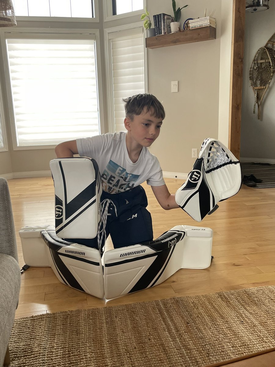 New pillows!!!! #isithockeyseasonyet. #goaliesrule #philippgrubauer @jutcards @eliteprospects @SeattleKraken @NHL