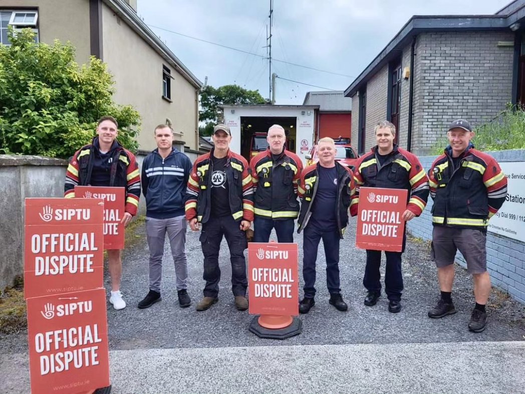 LouisOHaraSF's tweet photo. Standing with the Athenry retained firefighters today as they continue to fight for fair pay and better working conditions 🚒

It's time for the Government to listen and give these essential workers what they deserve #FireStrikes https://t.co/XvquJXudew