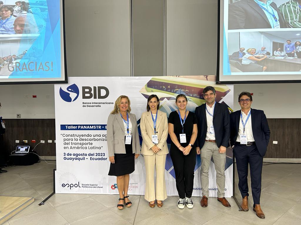 Feliz de haber compartido con mis colegas del BID y con muchos amigos y conocidos de n el #XXIIpanam excelentes Presentaciones y muchas ideas para avanzar en nuestra agenda de conocimiento. <a href="/el_BID/">Banco Interamericano de Desarrollo</a> <a href="/agus_calatayud/">Agustina Calatayud</a> <a href="/lynnscholl/">Lynn Scholl</a> <a href="/armijosleray/">Jean Pol Armijos</a>