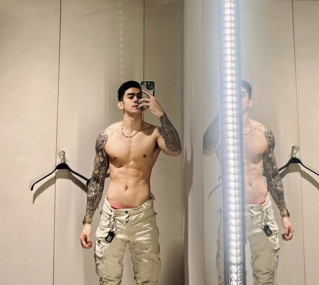 OfficialKenjie's tweet photo. Yung nag gym lang naman ako pero bakit may kinantot ako sa cr ? 

Available na sa Telegram channel !
Available today for vidjakul, booking .

Telegram: @kenjielangdaks https://t.co/GM5flcYnop