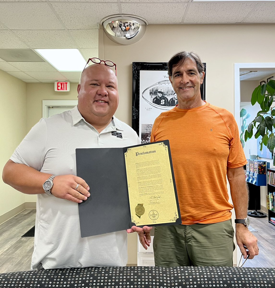 MeetMeAtTheStation tweet media