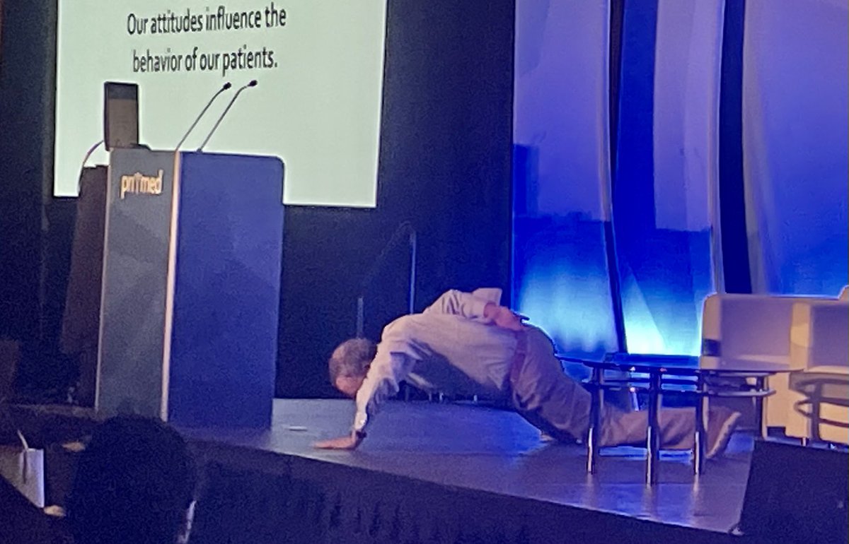 ⁦@NeilSkolnik⁩ ⁦@TJUHospital⁩ ⁦⁦@JeffersonUniv⁩ ⁦⁦@aafp⁩ wowing the crowd with one handed push-ups at #PriMed conference. Physical activity- Advise patients “Develop the habit first then increase duration.”