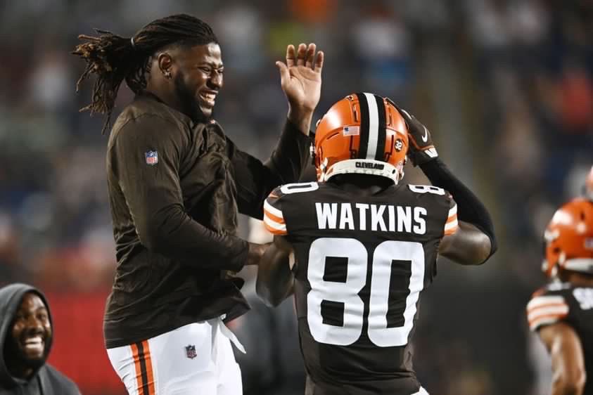 UAB_FB's tweet photo. Blazers 4L 💚💛

📸: @Browns https://t.co/ClUIyyqU55
