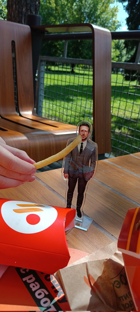 vraneshhh's tweet photo. Why...
#RyanGosling https://t.co/wMqlhVt6Ed
