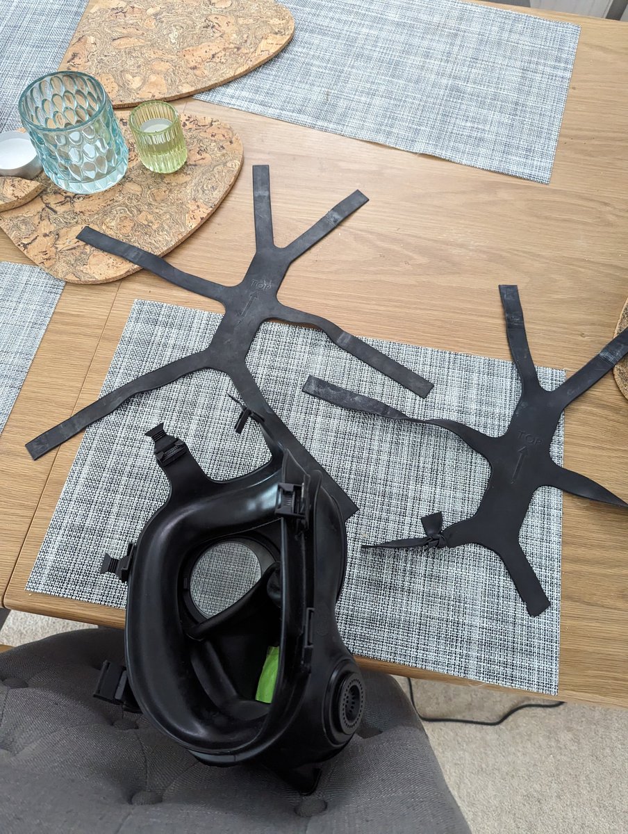 CheekySwitch tweet media