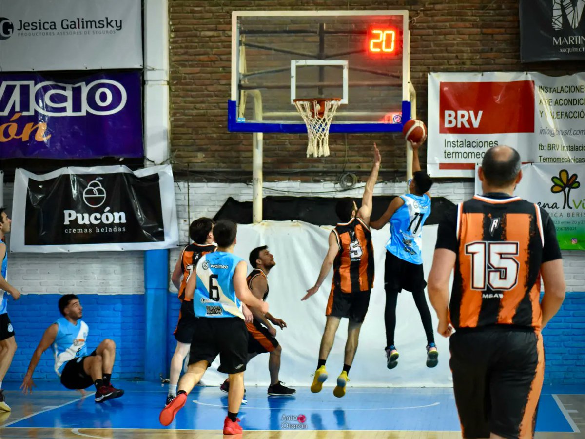 BasquetVsC's tweet photo. ⛹️ Primera División Masculina 

📅 Reconquista

📸 @Antotaran

✅ ¡Los esperamos a todos para alentar a nuestras diferentes categorías!

💪 ¡Siempre poniendo todo para hacer crecer nuestra actividad y nuestro club!

#SubComisiónDeBasquet 🏀
#SomosLaVilla 💙
#SomosFamilia 👪 https://t.co/ZFX4jtMFMP