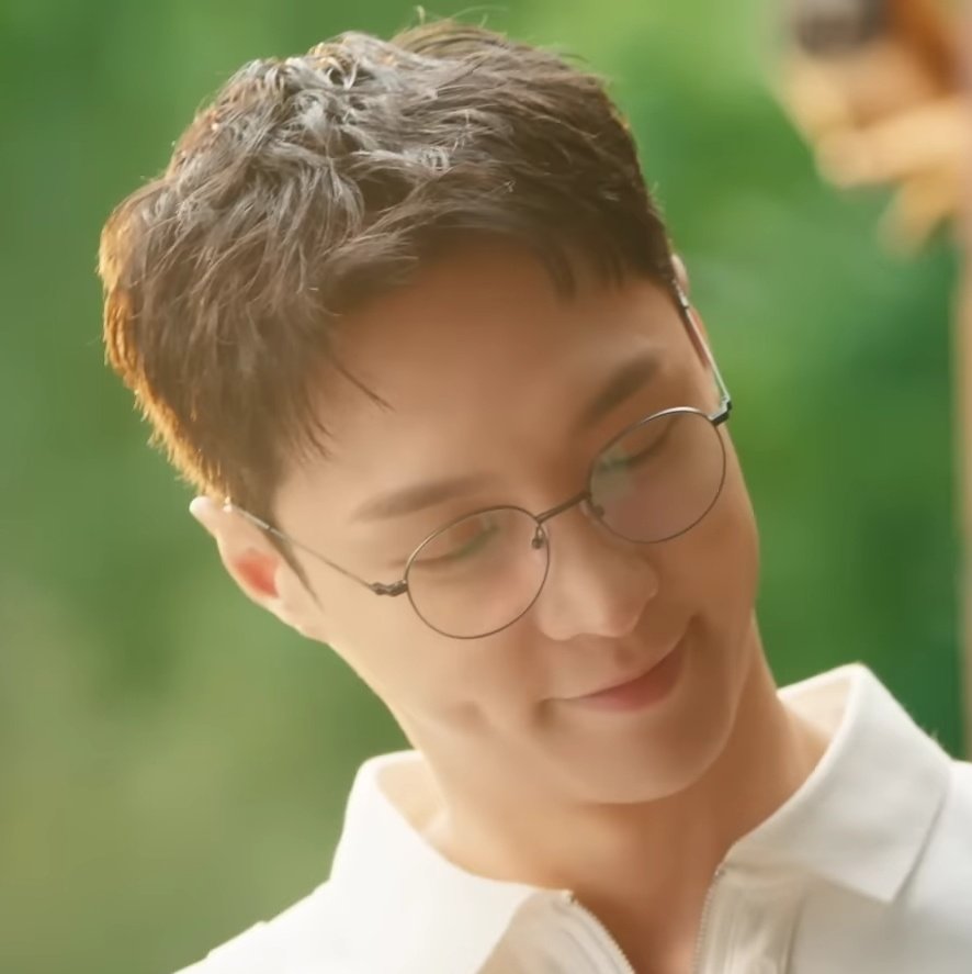 Jade_Rover's tweet photo. لن اتخطى الغمازه او الغمزه 💗😭
#LAY #Zhang_Yixing #pokemonparty https://t.co/l8r4NxmqoM