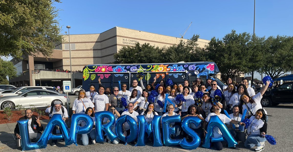 adrianne08marie's tweet photo. @LaPromesa_AISD Where your work place is family! #RisingWithRadicalLove #MyAldine #WorkDad @DBrogee @affb_fernanda https://t.co/WMuXFeFVxd