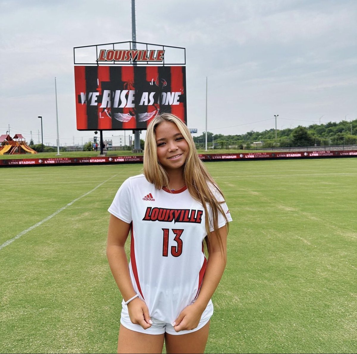 2025 Midfielder Kiley Peat has committed to Louisville. 

Congrats <a href="/kiley_peat/">Kiley Peat</a>!!!