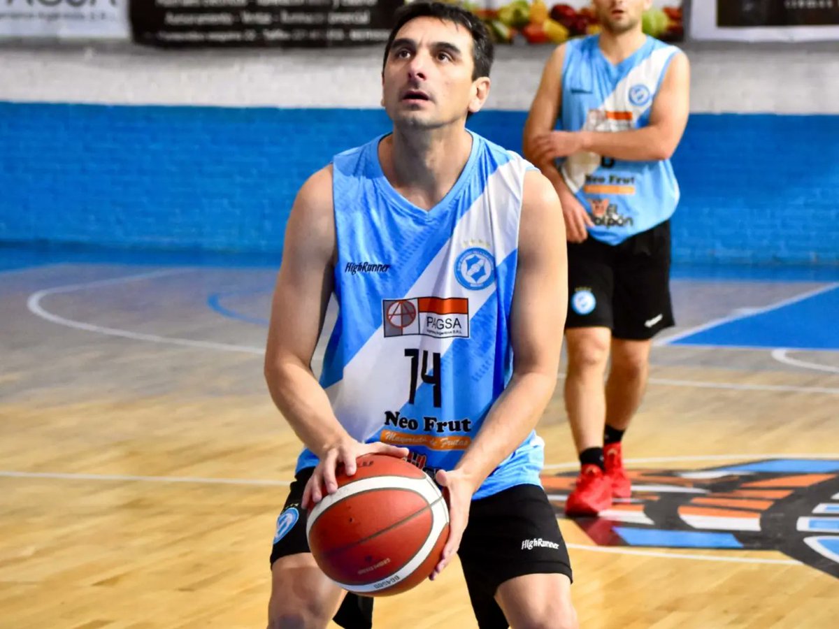 BasquetVsC's tweet photo. ⛹️ Primera División Masculina 

📅 Reconquista

📸 @Antotaran

✅ ¡Los esperamos a todos para alentar a nuestras diferentes categorías!

💪 ¡Siempre poniendo todo para hacer crecer nuestra actividad y nuestro club!

#SubComisiónDeBasquet 🏀
#SomosLaVilla 💙
#SomosFamilia 👪 https://t.co/ZFX4jtMFMP