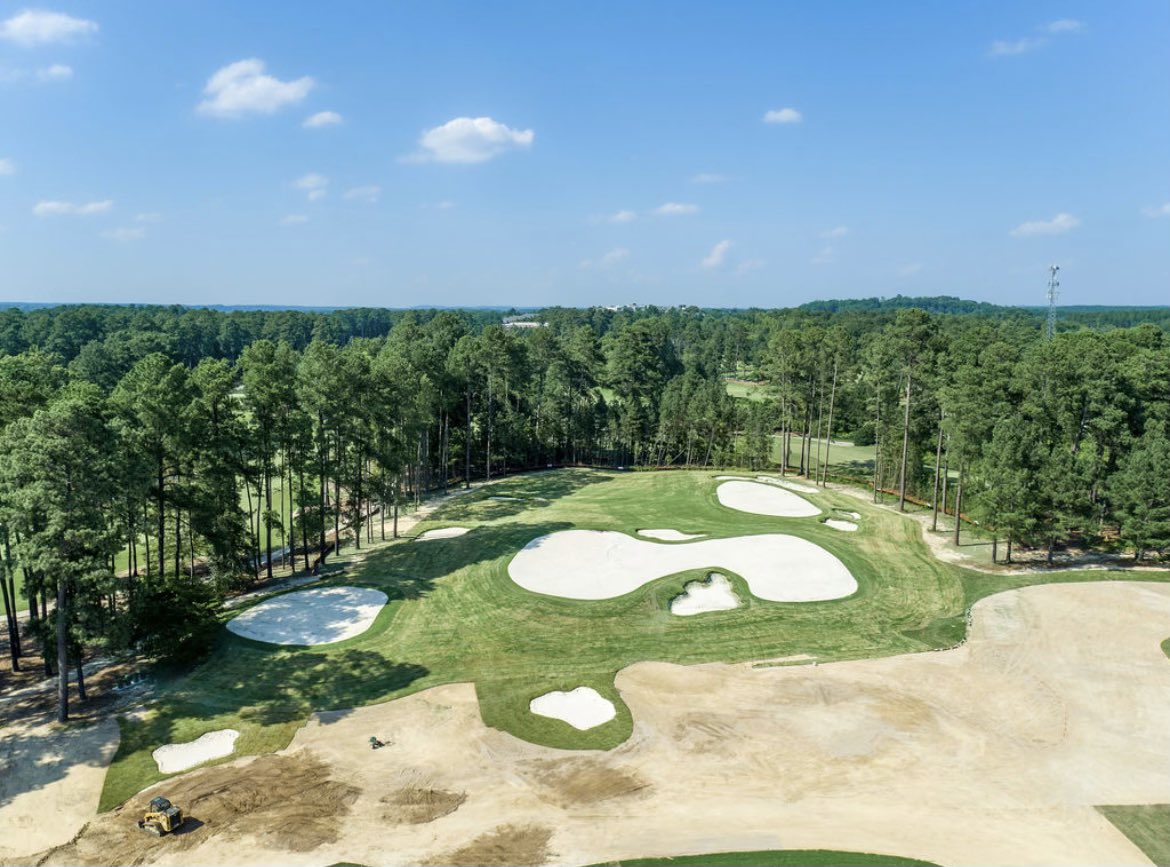 UNCmensGolf's tweet photo. Coming soon 🚜🏡….

#CarolinaGolf #TarHeelTough https://t.co/G15MpSssEe