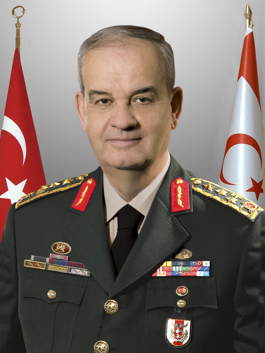 jurnaldji's tweet photo. NE "TESADÜF"!

Bir ana-baba düşünün ki; kızlarından birisi Afyonkarahisar'a diğeri de Mardin, Kızıltepe'ye gelin gidiyor ve kadere bak ki iki damadı da genelkurmaybaşkanı oluyor...

Bilin bakalım bu bahtlı baba kim?

Ve diğer akrabaları hangi makamlarda? https://t.co/EbUXvvlzNm