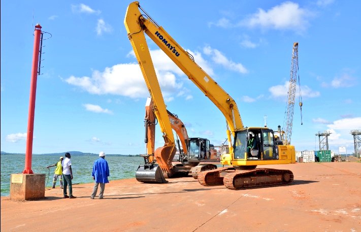 solomonkalema's tweet photo. Mankind invented and adopted the use of heavy earthmoving equipment and machines.
Where, in #Agriculture, have you seen Mechanization applied?
@Harvest2050_MZ @KanezaDiane
@IrakozeAlex
#MechanizeWithKalema https://t.co/HJxh09ZuRP