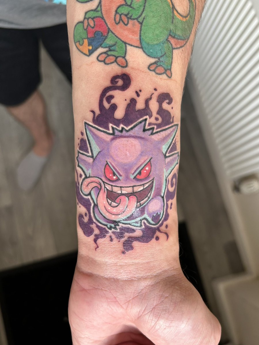 KarlossPokemon's tweet photo. Is a spoopy boi 👻 https://t.co/EqFu3lDIJq