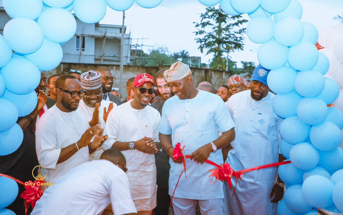 SmallAlhaji_'s tweet photo. Egbon Nla @akinalabi ππ» https://t.co/Xjx7f6jIth