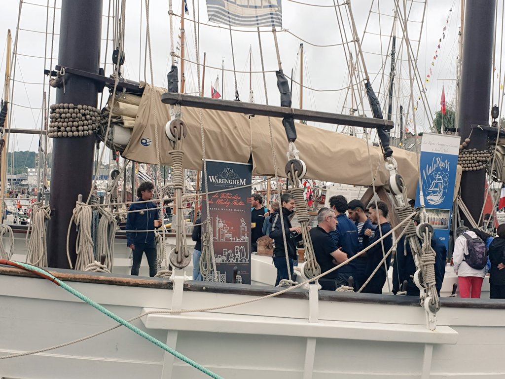 Dominig LEMOINE (@dominiglemoine) on Twitter photo Tiens, les lannionais de <a href="/ArmorikWhisky/">Armorik Whisky</a> sont au <a href="/FestivalPaimpol/">Festival du Chant de Marin</a> . Et pas seulement pour assister aux concerts !
A bientôt à la boutique de la distillerie pour quelques emplettes...
<a href="/DavidRoussier/">David Roussier</a>
<a href="/ChrisLambrt/">Christine Lambert</a> Tiens, les lannionais de <a href="/ArmorikWhisky/">Armorik Whisky</a> sont au <a href="/FestivalPaimpol/">Festival du Chant de Marin</a> . Et pas seulement pour assister aux concerts !
A bientôt à la boutique de la distillerie pour quelques emplettes...
<a href="/DavidRoussier/">David Roussier</a>
<a href="/ChrisLambrt/">Christine Lambert</a>