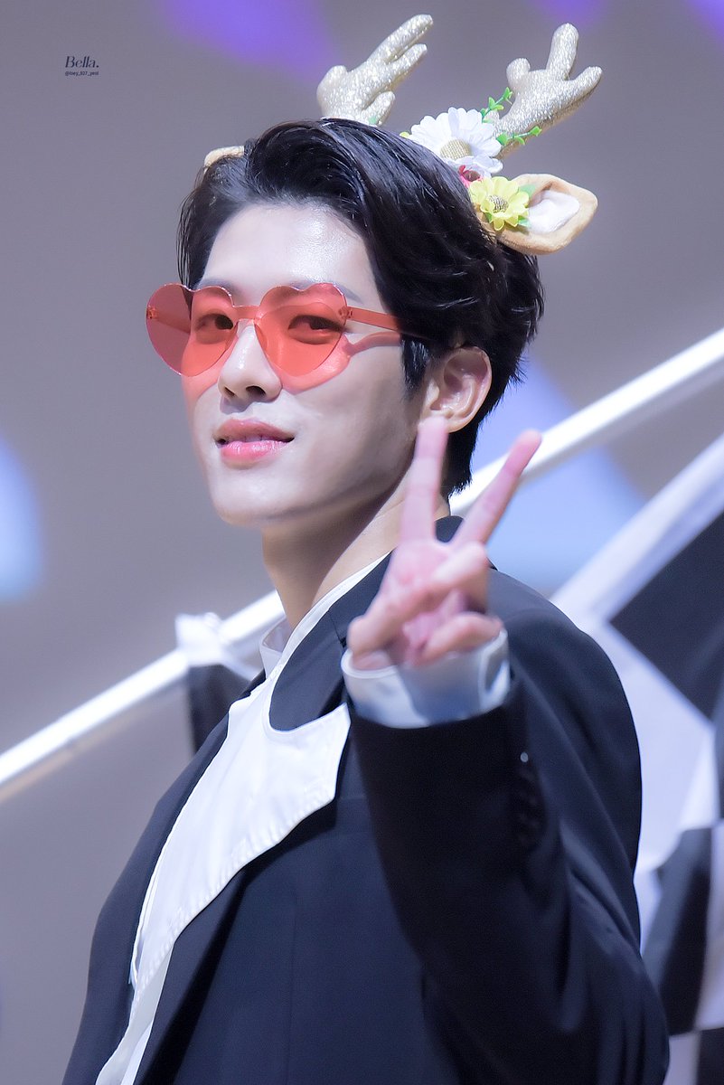 loey_827_yeol's tweet photo. 230804 #성열 #이성열 #인피니트 #sungyeol #INFINITE 

어떻게 꽃사슴이 이리도 존잘 미모의 왕자님? https://t.co/LKXzWNktaQ