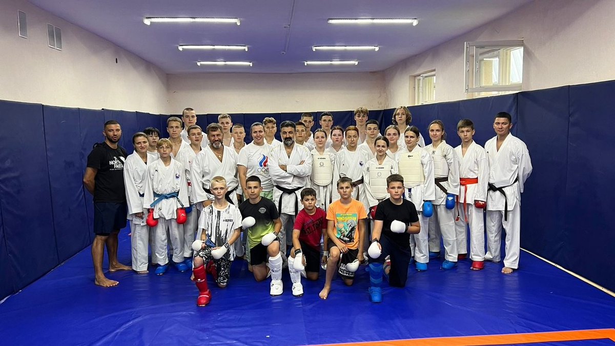 ALFA_karate's tweet photo. Кадет-юниорский состав сборной Санкт-Петербурга на сборах иранского специалиста Шахаба Солтани 
Center of Martial arts ALFA. #alfakarate https://t.co/nZ0QYbIAcN