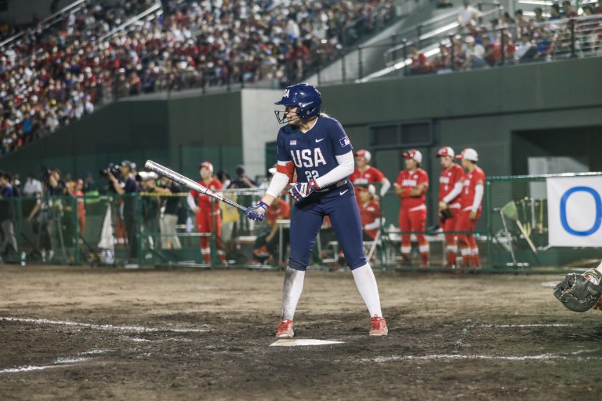 What a debut for <a href="/alex_honnold22/">𝓪𝓵𝓮𝔁 𝓱𝓸𝓷𝓷𝓸𝓵𝓭</a> ‼️

Honnold posted two hits including an RBI double as <a href="/USASoftballWNT/">USA Softball Women's National Team 🇺🇸</a> 🇺🇸 outlasted Japan, 12-11, in extra innings Friday!!

Team USA continues the series Sunday at 2 p.m., JST / 12 a.m., CT in Fukushima, Japan.

📸<a href="/USASoftball/">USA Softball</a> 

#OwnIt #MIZ 🐯🥎