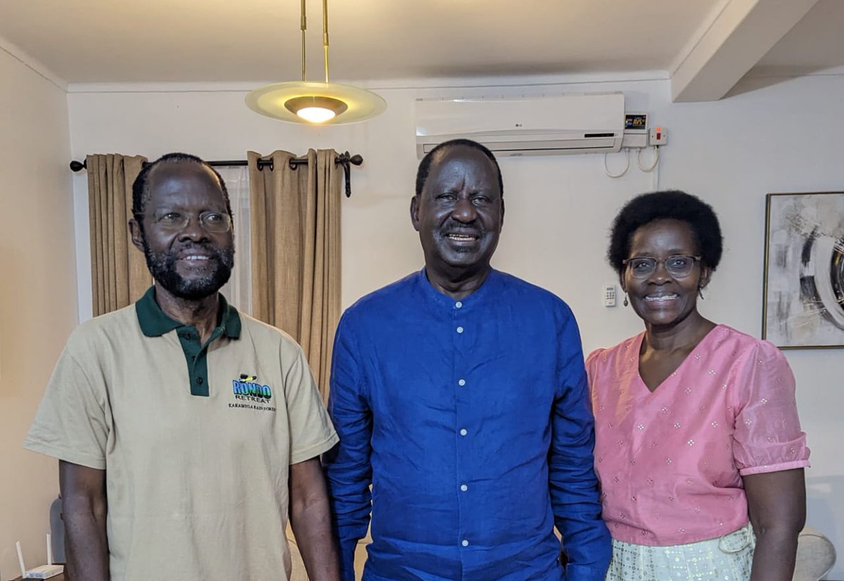 AnyangNyongo's tweet photo. Your visit quickens my healing. Thank you Jakom Rt. Hon @RailaOdinga  for checking on us at home. As you can see I am getting better as days goes by .

Present was My Deputy Deputy Dr. Ochieng' Owili, Kisumu Central Mp Dr. Joshua Oron and Nyando Mp Jared Okelo. https://t.co/JEPSCJn9E5
