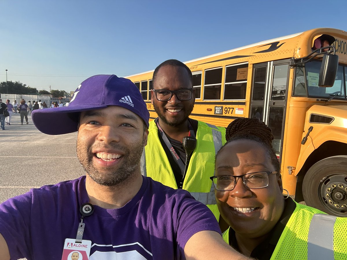 Thank you to the Transportation Department for all that they do for our district. We appreciate you very much. @KDG_Trans_West @Transport_AISD @GarciaMS_AISD