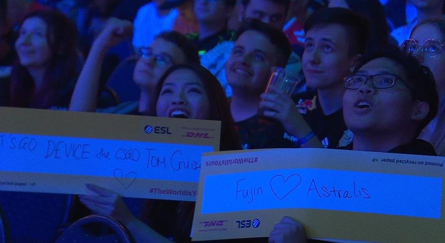 AstralisCS's tweet photo. We love our fans ❤ https://t.co/W2Zu4zqdYC