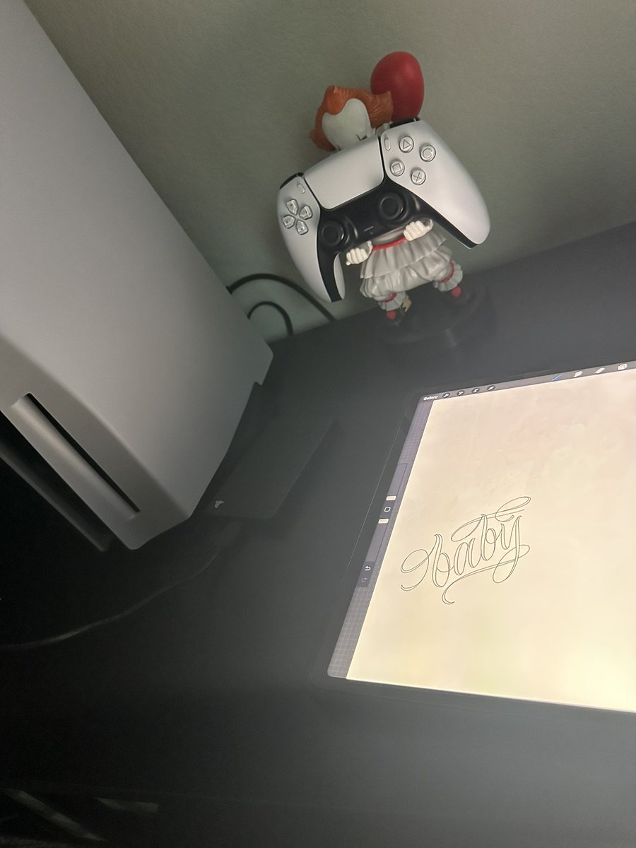 twodeepgraffiti's tweet image. Sometimes u gotta sweet talk her 🤫