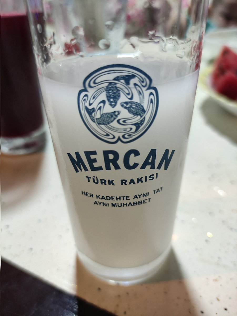 guraymercan's tweet photo. @ksynn6 Soyadimin yazmadigi bardaktan su icmem 😂 https://t.co/7VOHMLj8Im